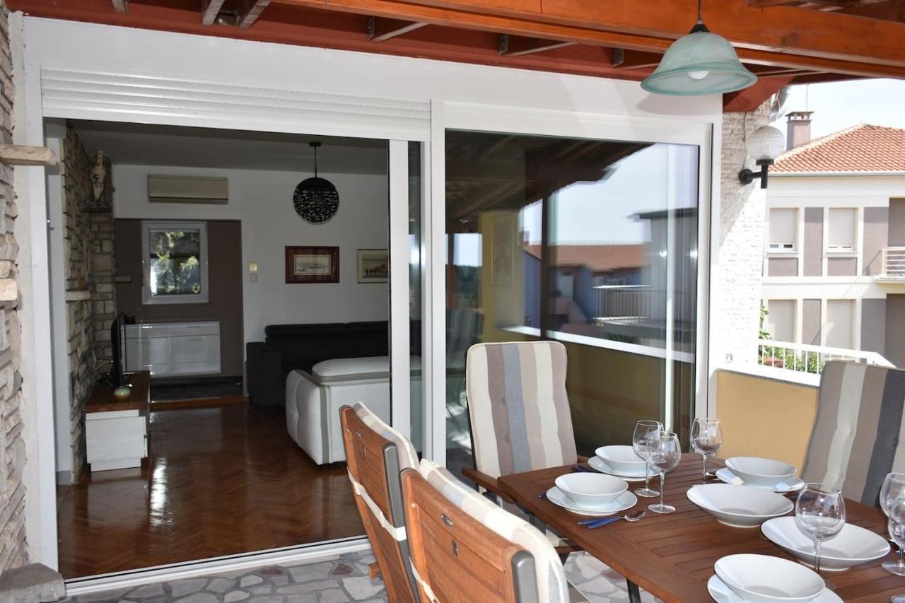 Apartment With Heated Pool, Villa Regina Pula Exterior photo