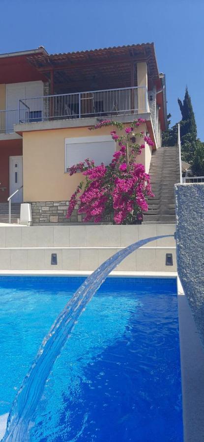 Apartment With Heated Pool, Villa Regina Pula Exterior photo